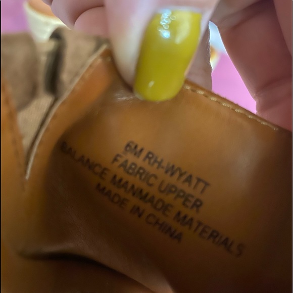 Ruffle designed wedges - Picture 2 of 4